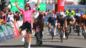 Noah Hobbs (EF Education-Aevolo) vence 1.ª etapa da Volta ao Alentejo