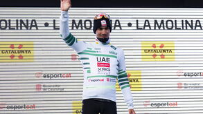 Juan Ayuso vence na montanha e sobe à liderança da Volta à Catalunha