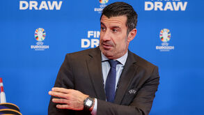 Figo lembra início de carreira: «Diziam que o Benfica escolhia gente com mais corpo»