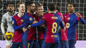 Jogadores do Barcelona a festejar