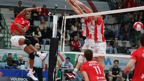 Benfica e Leixões em duelo