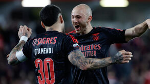 Aursnes festeja o golo inaugural com Otamendi