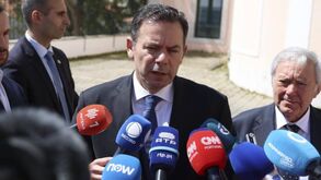 Ministro dos Assuntos Parlamentares garante que Luís Montenegro tem 