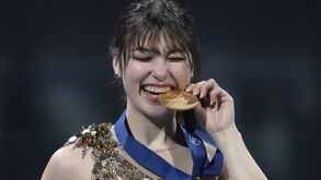Alysa Liu é campeã do mundo de patinagem artística aos 19 anos... depois de se ter retirado aos 16