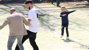 Bruno Fernandes voltou à Maia para jogar futebol com o pai e o filho: «Onde tudo começou»