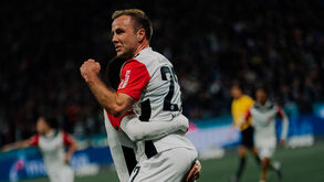 Eintracht Frankfurt derrota Estugarda com golo de Götze e sobe a terceiro