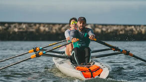 Dupla Patrícia Batista/Afonso Costa vence prova mista de remo de mar