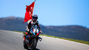 Toprak Razgatlioglu dominou Superbikes no Algarve