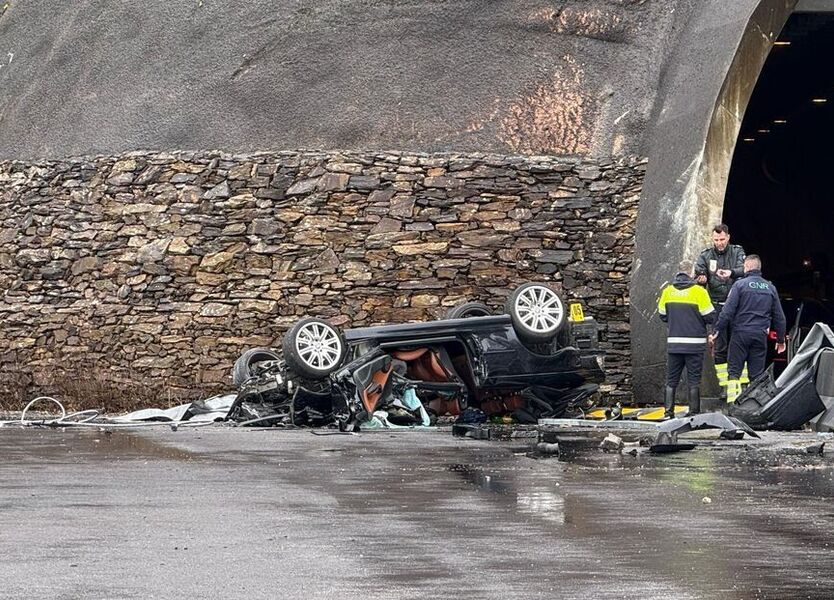 Jogador de 19 anos da UD Oliveirense morre em despiste seguido de  capotamento na A41 - Futebol - Jornal Record