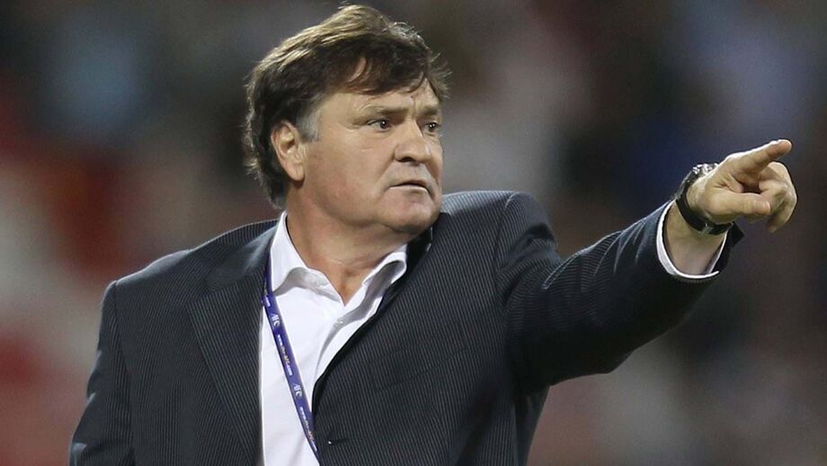 «Vou fazer 70 anos e não estou para essas confusões»: José Antonio Camacho anuncia reforma