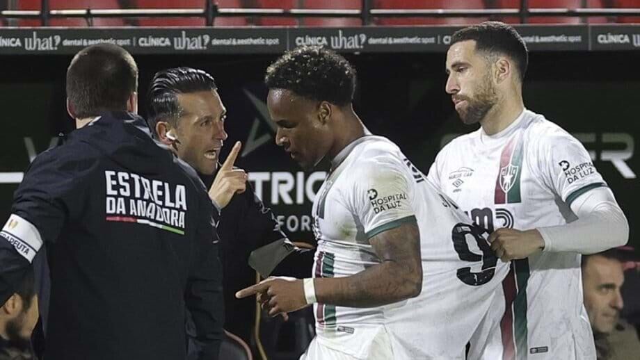 Jovane Cabral num jogo do E. Amadora