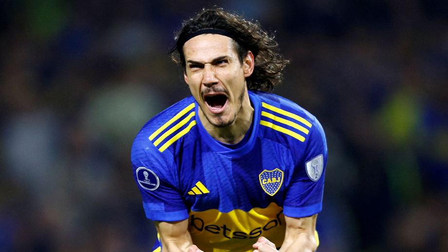 Cavani celebra um golo pelo Boca Juniors