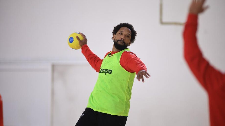 Gilberto Duarte durante um treino na Seleção de andebol