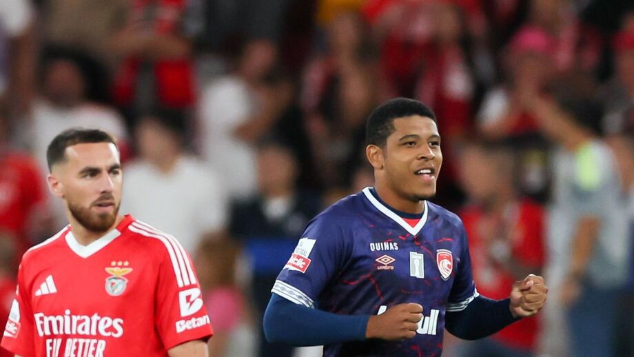 Vinícius Lopes após marcar um golo ao Benfica