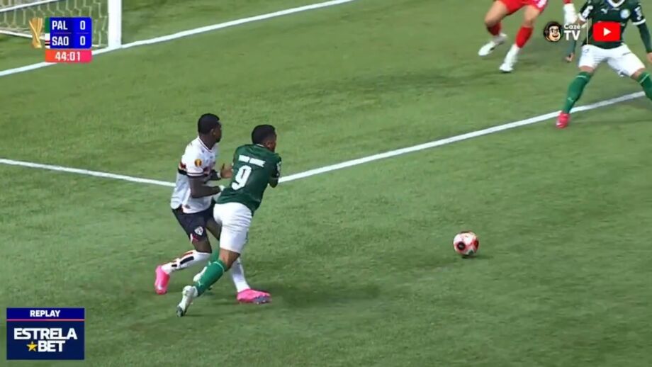 Lance envolveu Robert Arboleda e Vitor Roque