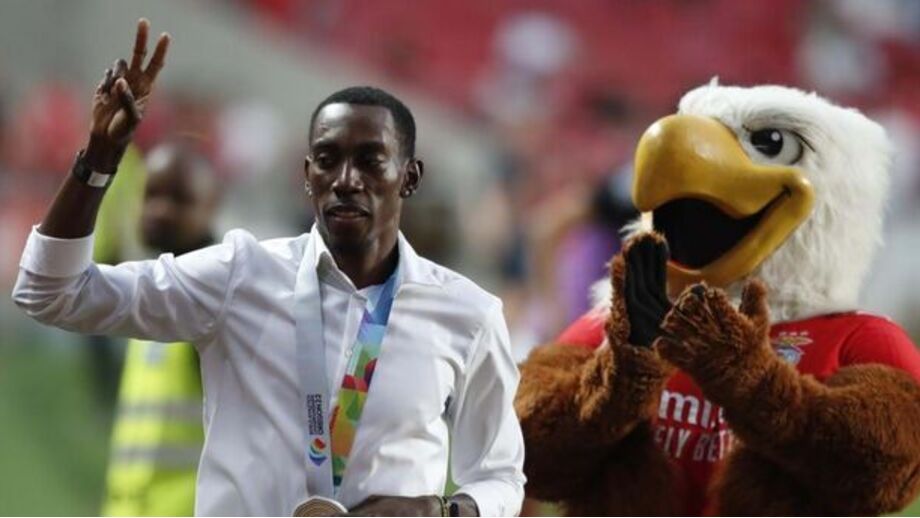 Pichardo e Benfica de costas voltadas