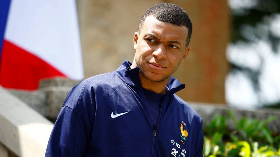 Kylian Mbappé convocado pela França