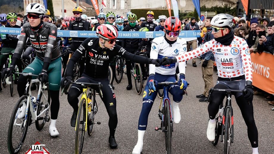 Vingegaard e João Almeida cumprimentam-se
