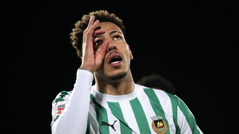 Clayton vive época de sonho em Vila do Conde