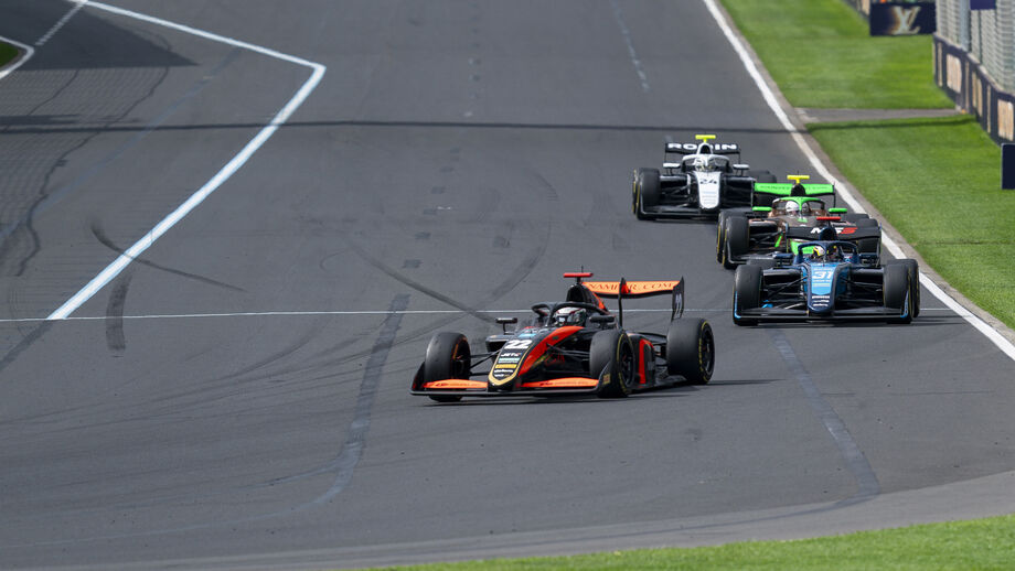 Ivan Domingues em ação no GP Austrália de Fórmula 3