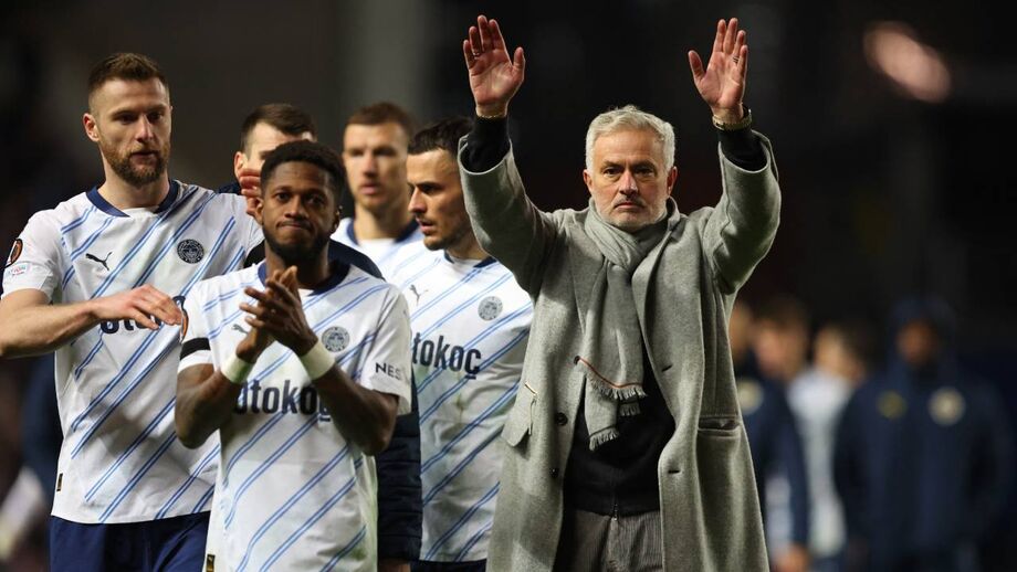 José Mourinho, treinador do Fenerbahçe