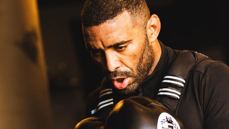 Pugilista de 37 anos brilhou na Colômbia