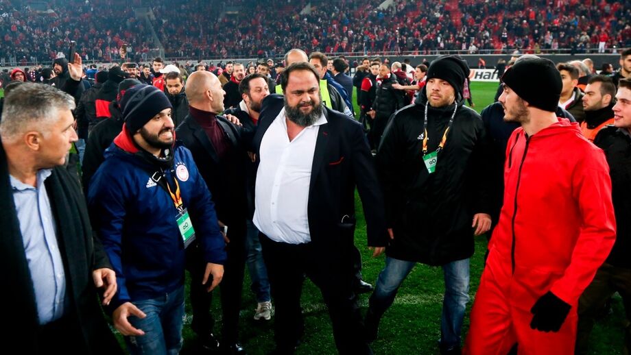 Evangelos Marinakis é destaque dentro e fora do campo