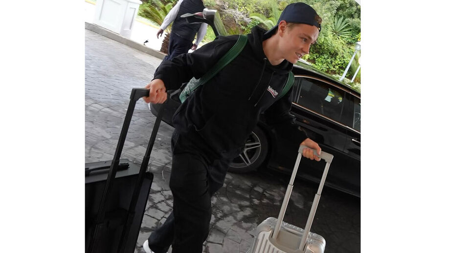 Schjelderup à chegada ao estágio