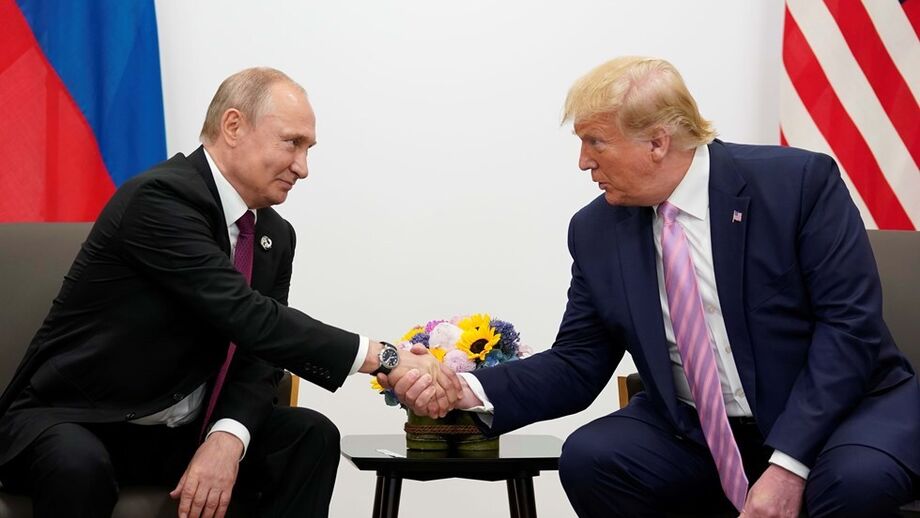 Trump e Putin quando se encontraram à margem da cimeira do G20 no Japão, em 2019