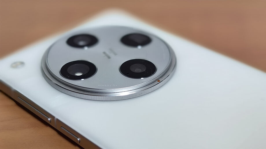 Modelo conta com sistema de câmara Hasselblad Master