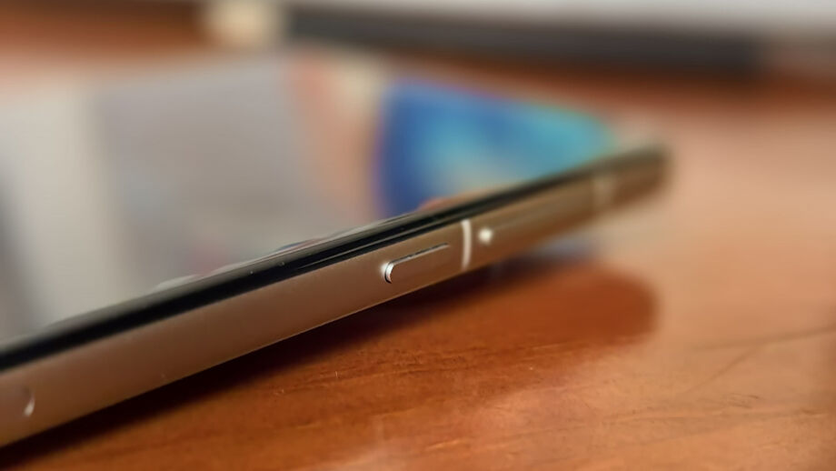 Os botões na lateral são muito subtis