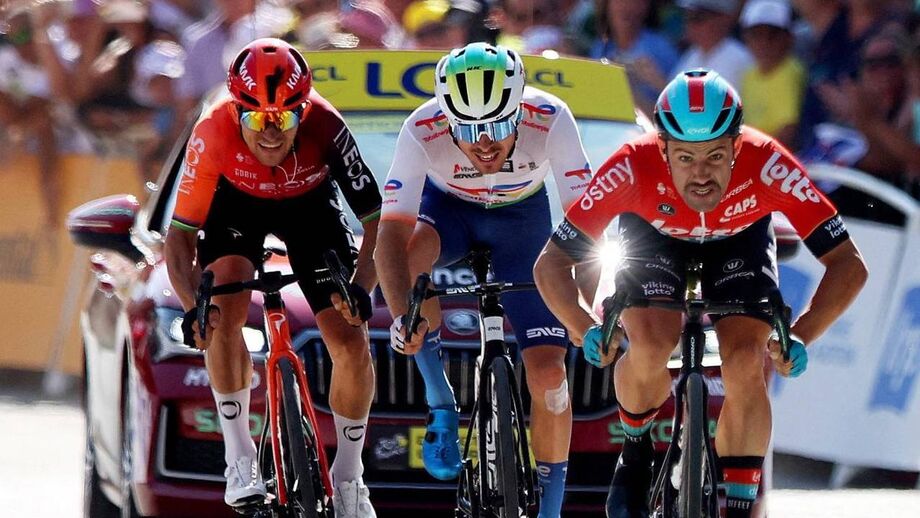 Tour volta a partir no estrangeiro