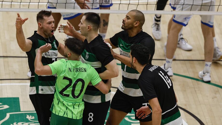 Leões avançam no playoff