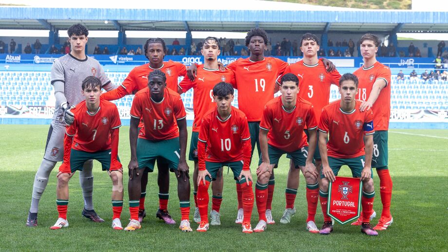Portugal derrota (3-1) Holanda e fica a um ponto do Europeu sub-17