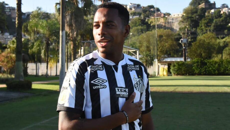 Robinho cumpre 9 anos de prisão por violação grupal