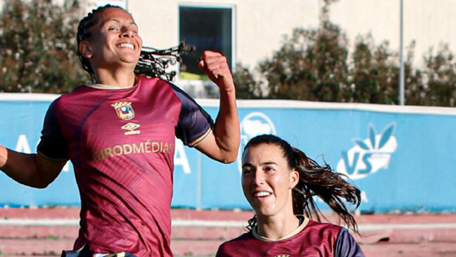 Jogadoras do Torreense a festejar