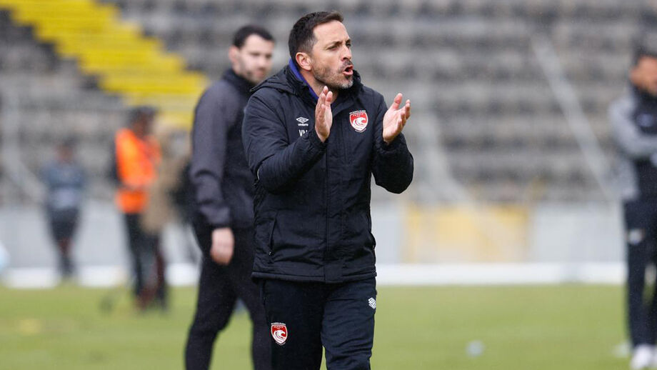 Vasco Matos treina o Santa Clara