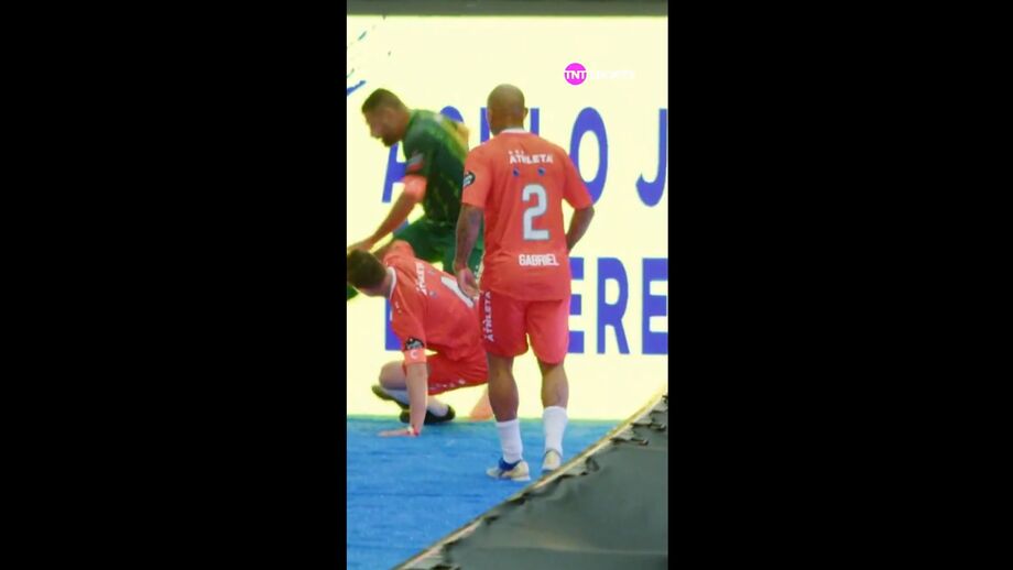 Momento aconteceu no Showbol, um torneio que reúne antigos jogadores e outras figuras conhecidas