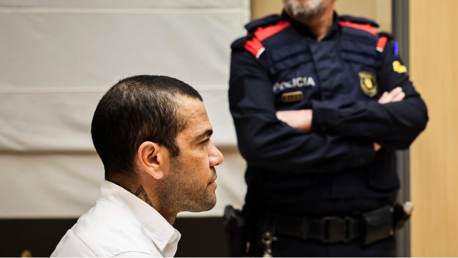 Dani Alves em tribunal