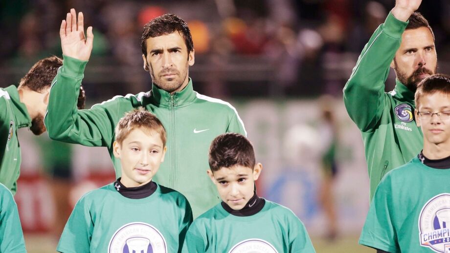 Raúl num dos últimos jogos da carreira de futebolista