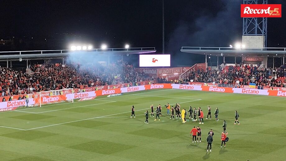Jogadores das águias foram muito saudados pelos presentes nas bancadas em Barcelos