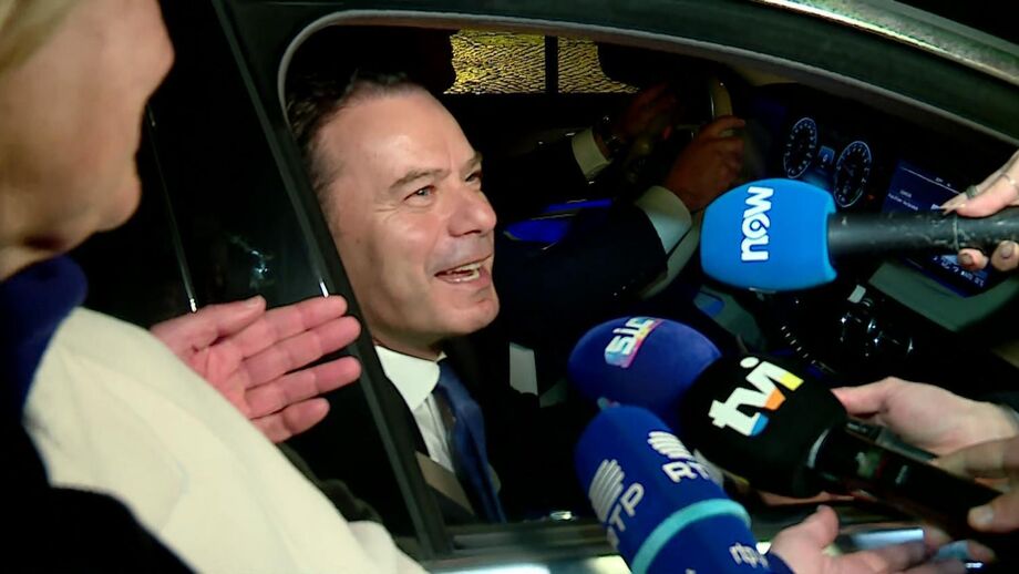 Luís Montenegro à saída do hospital Santa Maria