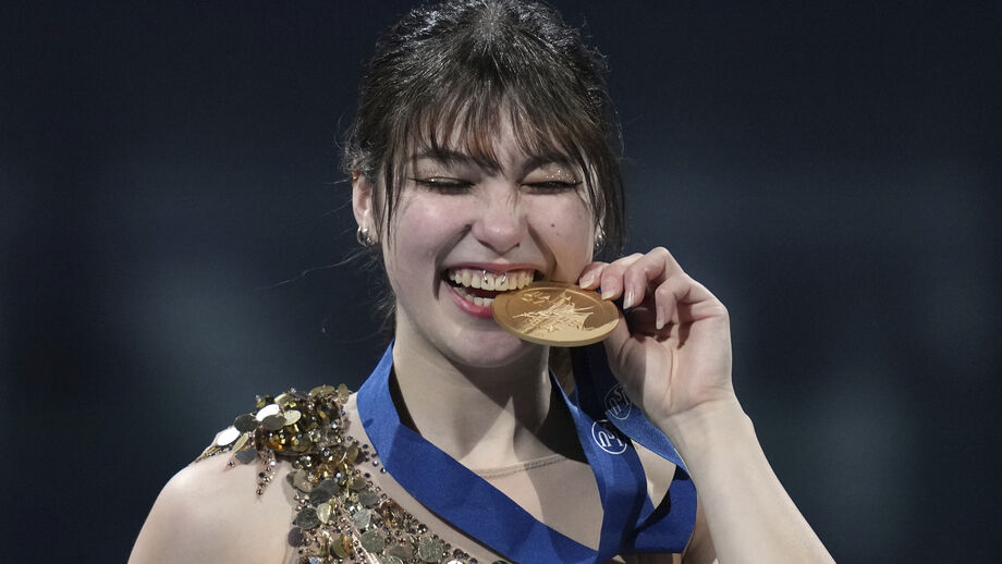 Alysa Liu ganha medalha de ouro na patinagem artístico