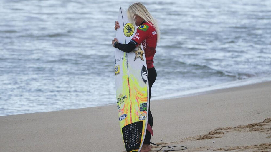 Tati, campeã em Supertubos em 2022, despediu-se da etapa portuguesa do circuito principal da WSL, que terminou no domingo passado, no 17.º lugar