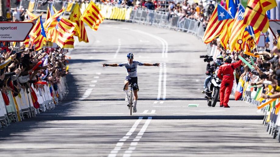 Roglic imperial em Barcelona