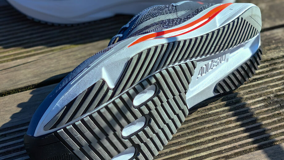 Sola não tem o composto Continental, mas tem boa tração e promete boa durabilidade