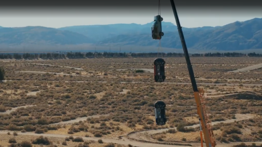 Neste teste de resistência, o primeiro Passport está a suportar o dobro do seu peso