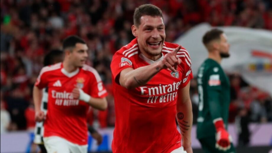 Belotti celebra mais um golo de águia ao peito