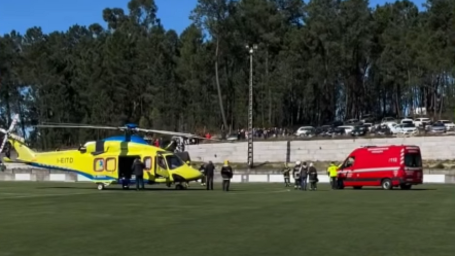 Futebolista de 13 anos que ficou em estado grave após choque de cabeça continua em observação no Hospital de São João
