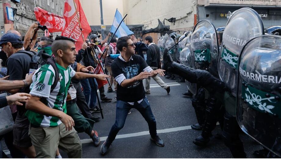 Protestos nas ruas de Buenos Aires